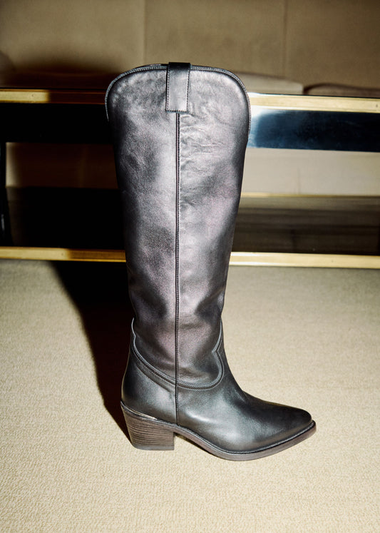 loretta boot