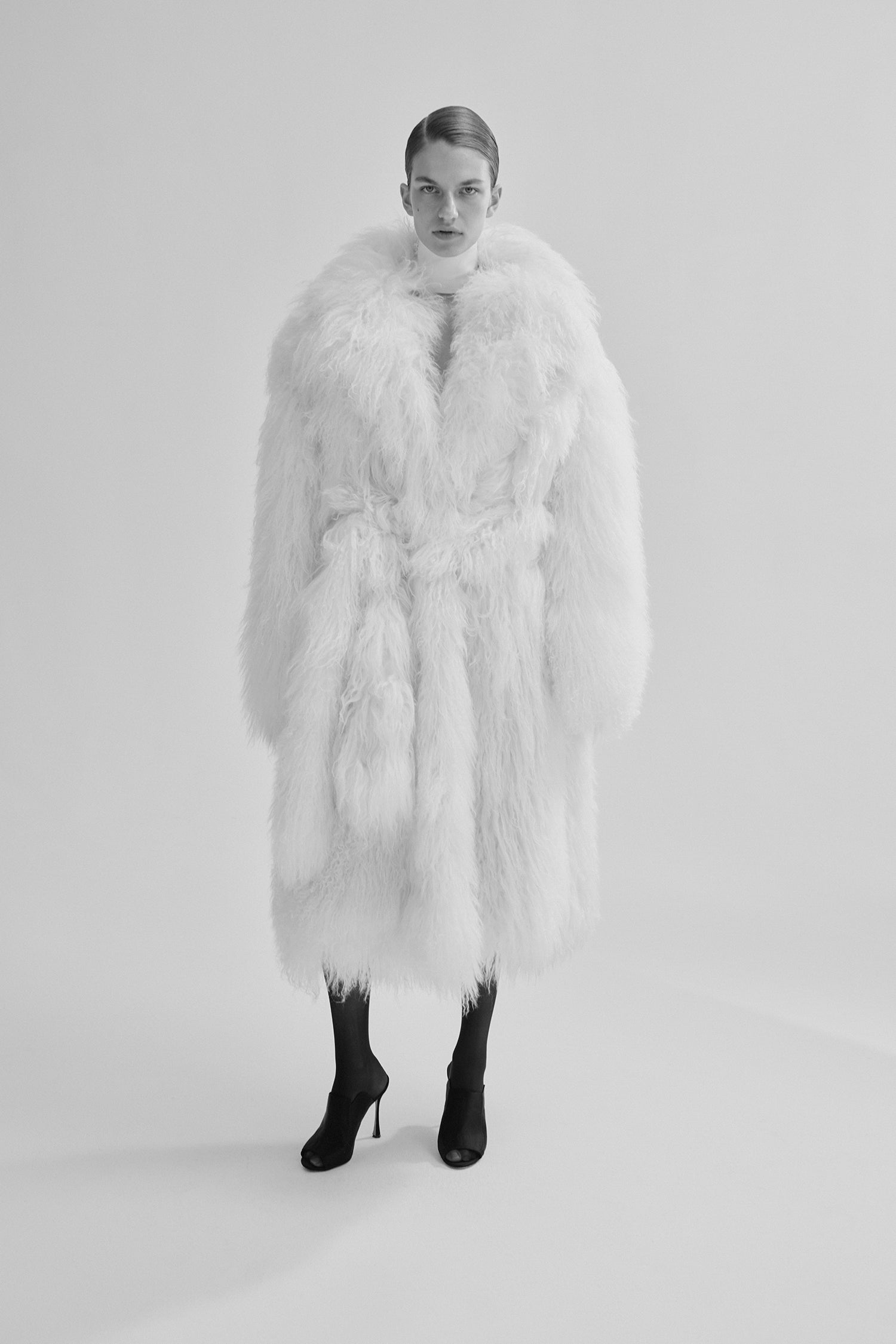 Resort 2027 - Model Image 4