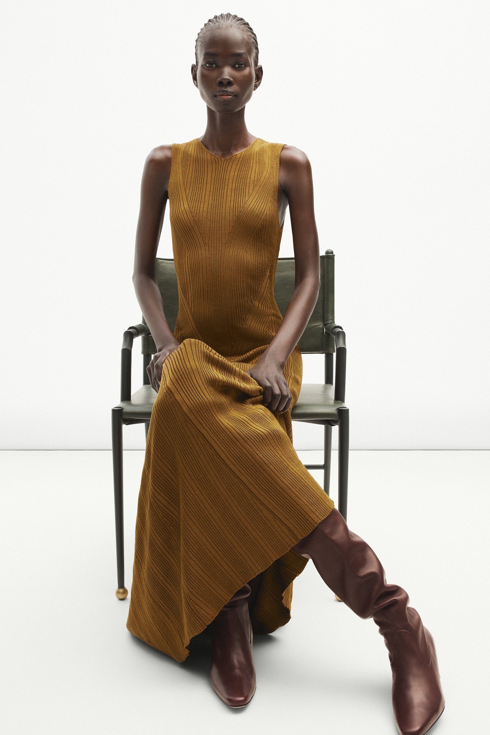 Resort 2025 - Model Image 19