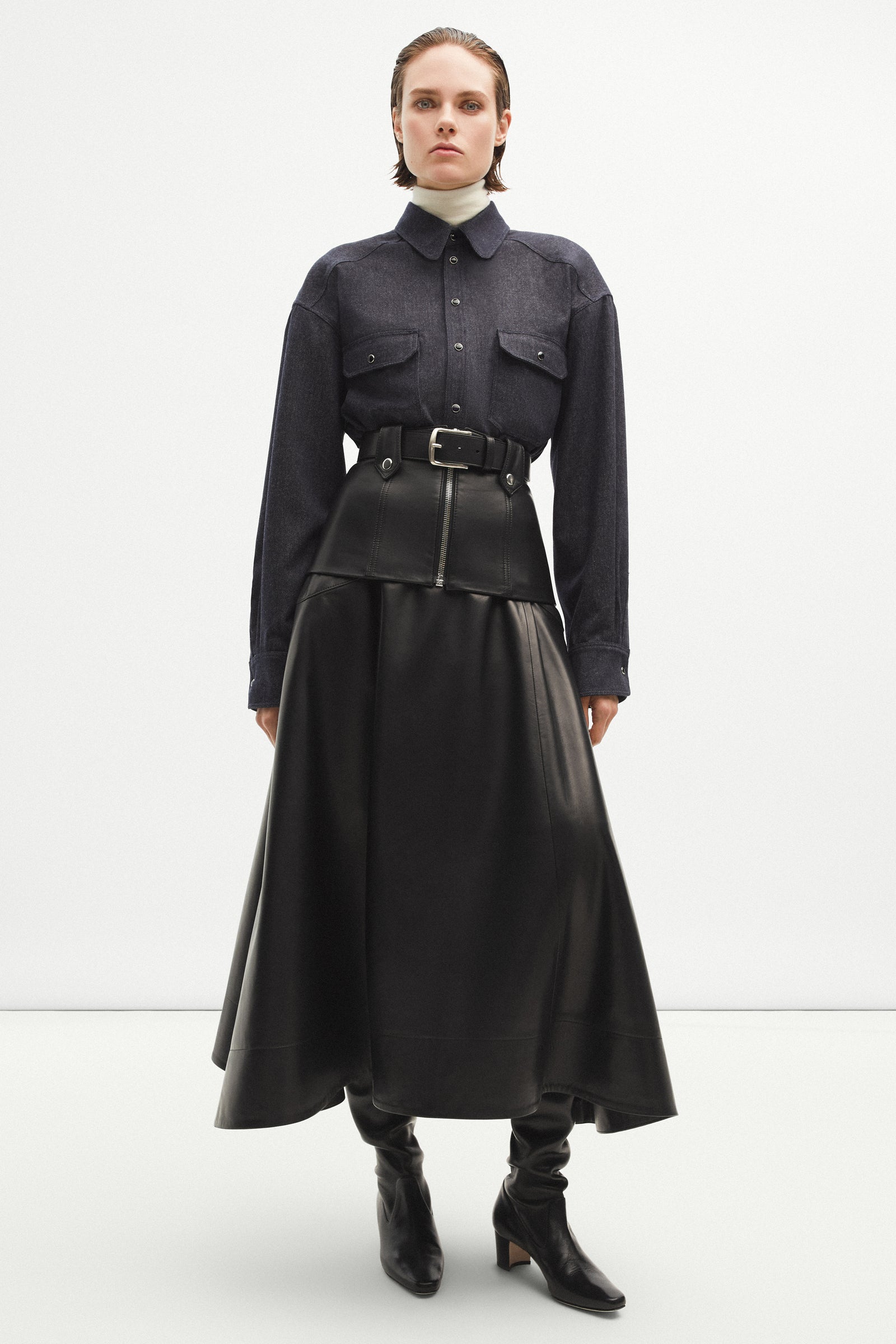 Resort 2025 - Model Image 24