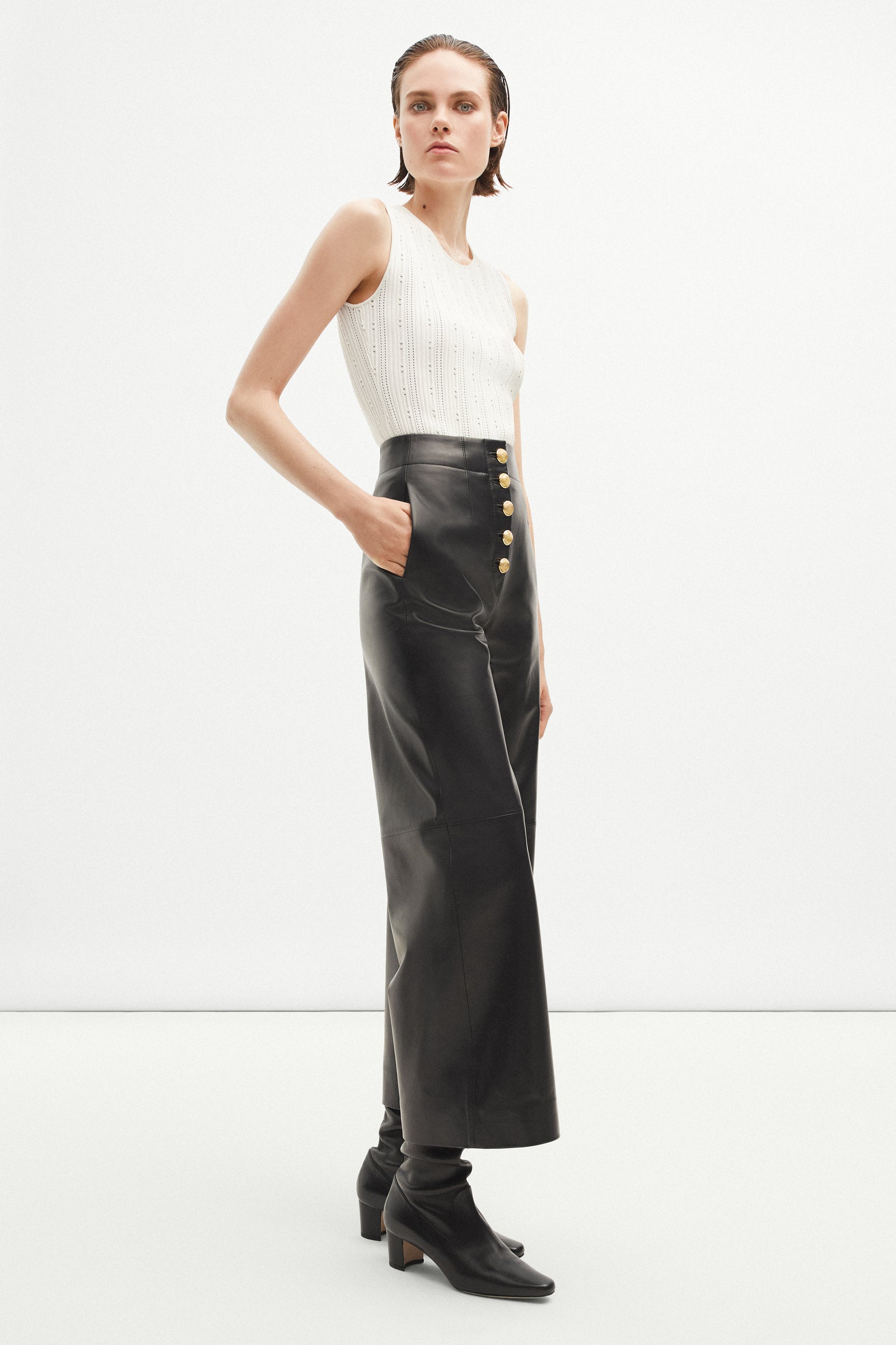 Resort 2025 - Model Image 3