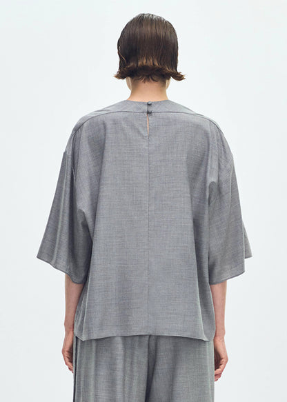 model wearing the oversized t shirt in cashmere